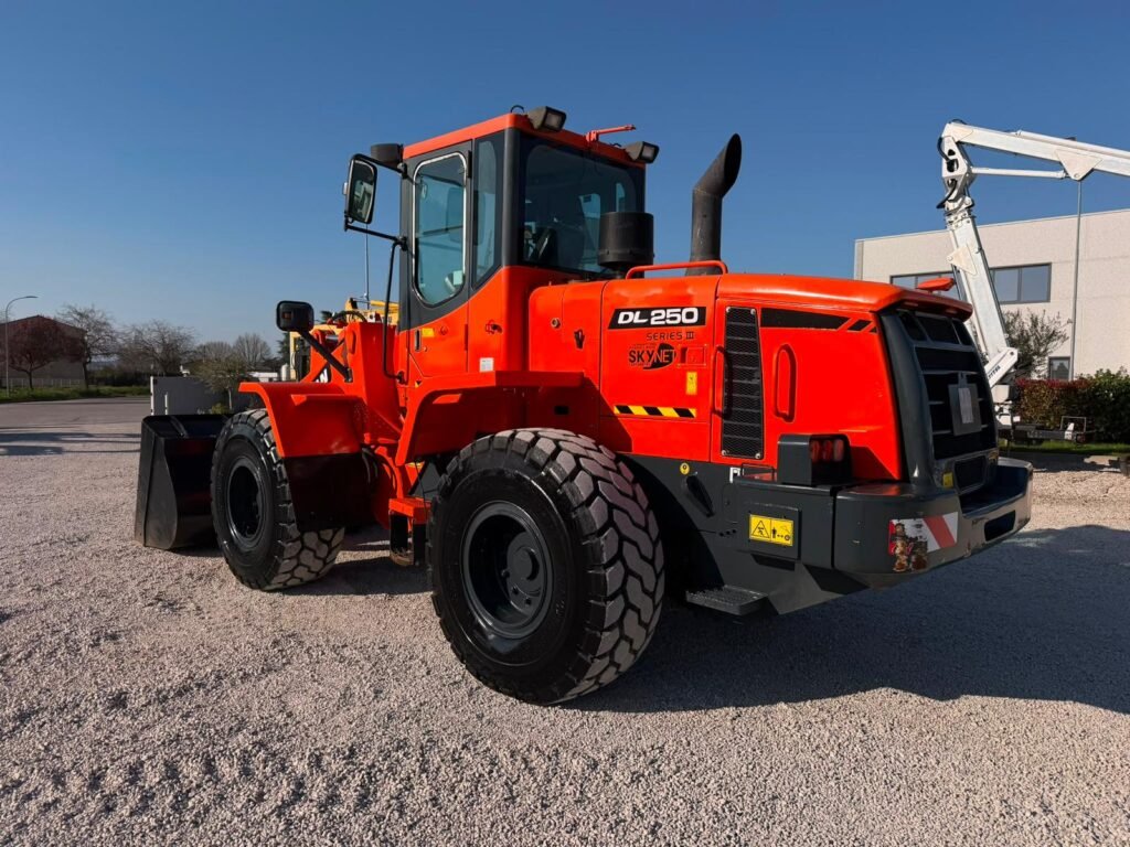 DOOSAN DL250