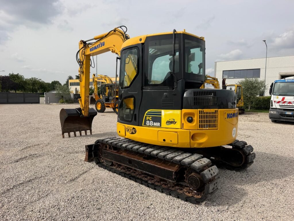 KOMATSU PC88MR-6